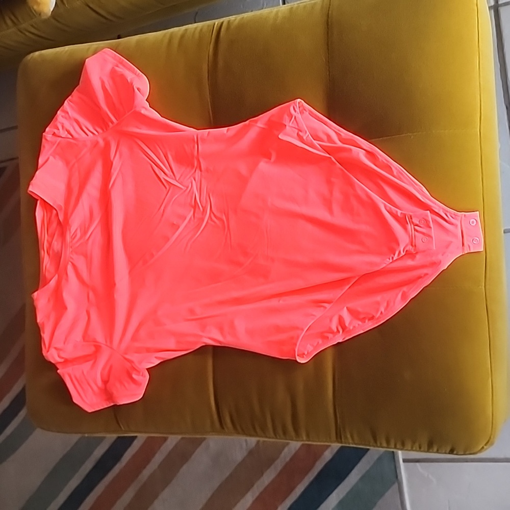 SKIMS neon fits everybody